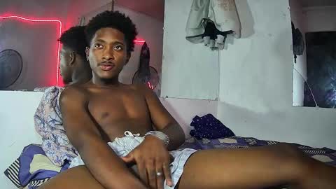 Yourdaddy2005 online show from March 8, 12:09 pm