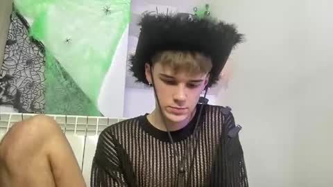 yoursweetyguy online show from October 29, 4:32 pm