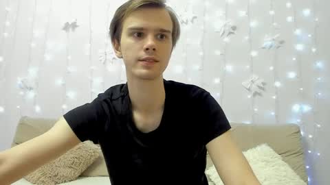 Yue Lang and Samm online show from April 8, 8:06 pm