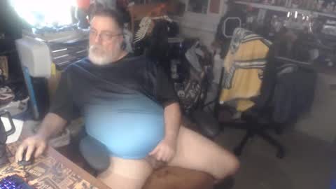 yummyflguy online show from March 27, 6:31 pm