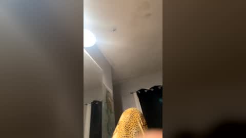 zac________ online show from July 29, 2:32 am