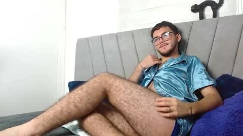 Snapshot of zac_golden chatting on October 10, 5:34 am Zack online show from October 10, 5:34 am