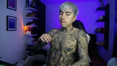 zac_muller1 online show from June 15, 4:48 am