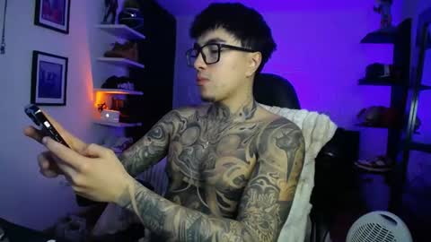zac_muller1 online show from July 14, 2:49 am