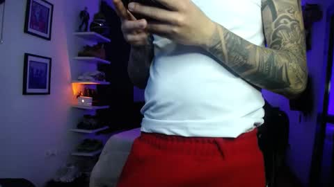 zac_muller1 online show from February 10, 6:51 am