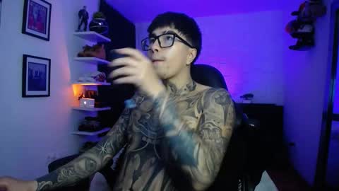 zac_muller1 online show from February 8, 2:17 am