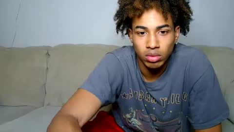 zachbrownn online show from October 30, 5:20 am