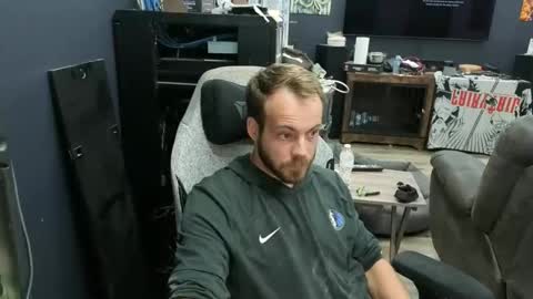 zachf420 online show from May 3, 6:43 pm