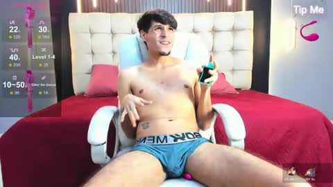 zack23__ online show from July 7, 7:23 am