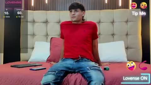 zack23__ online show from June 13, 3:15 am