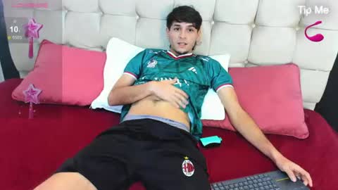 zack23__ online show from July 5, 4:19 am