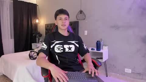 Samuel online show from June 18, 7:41 pm