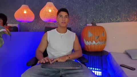 Zayn Cross online show from October 21, 5:32 am