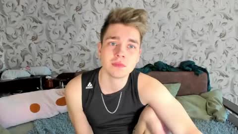 Ethan online show from May 15, 3:04 am