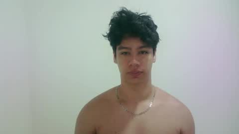 zeus_183 online show from May 23, 9:04 am