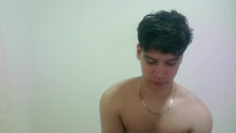 zeus_183 online show from April 11, 8:07 am