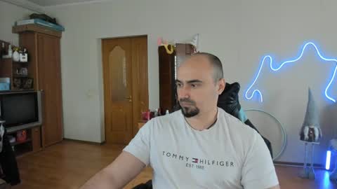 Ziesh online show from April 15, 10:04 am