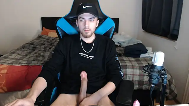 AlbanerYaro45 online show from March 1, 6:32 pm