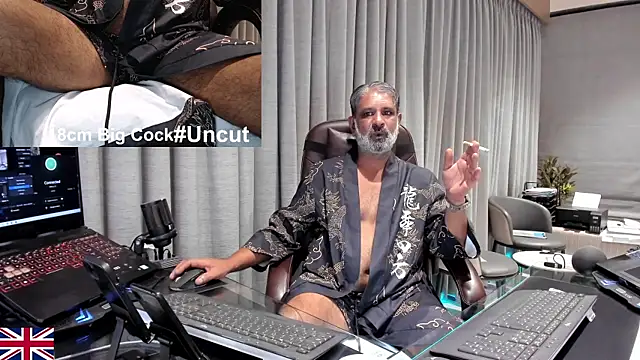 OnlineBossUK online show from May 3, 9:28 pm