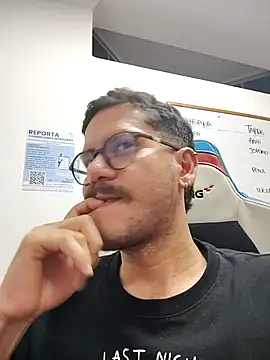 AndyHepburn online show from November 10, 11:53 pm