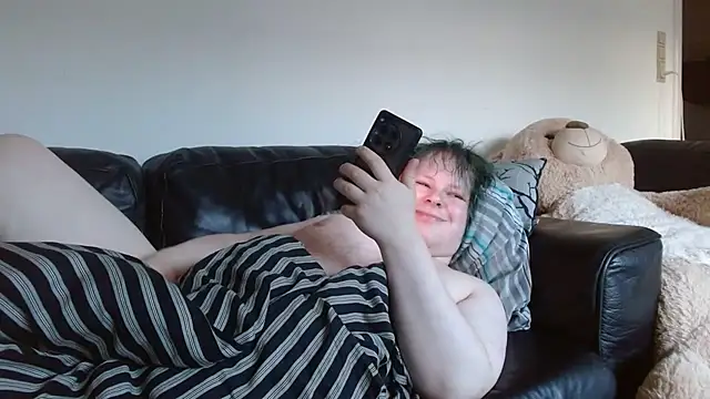 Snapshot of StarZ15 chatting on February 11, 3:08 pm StarZ15 online show from February 11, 3:08 pm