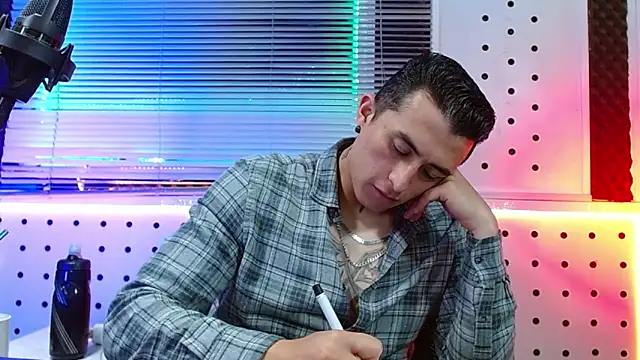 Darko0717 online show from April 3, 4:26 pm