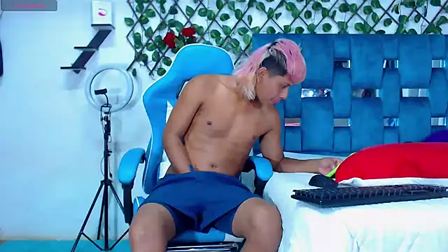 Snapshot of Hakim_prettynigg chatting on January 20, 1:53 pm Hakim prettynigg online show from January 20, 1:53 pm