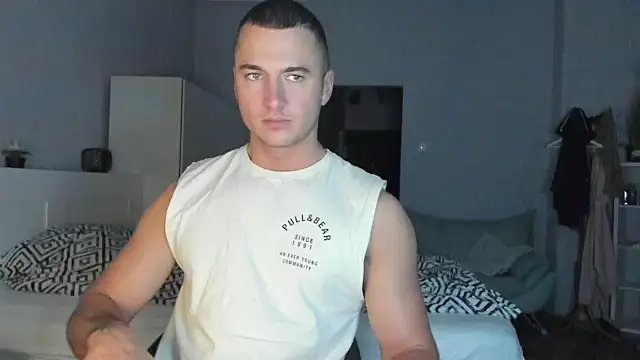 paulblack21 online show from November 17, 9:29 pm