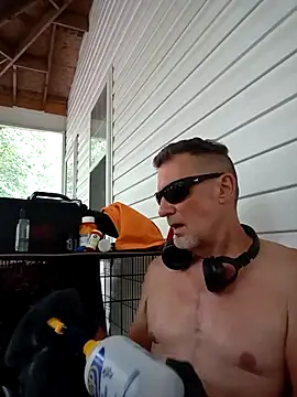 CoordinatedCheese1 online show from July 28, 4:39 pm