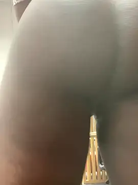 YesTheSexiest online show from November 11, 9:25 am