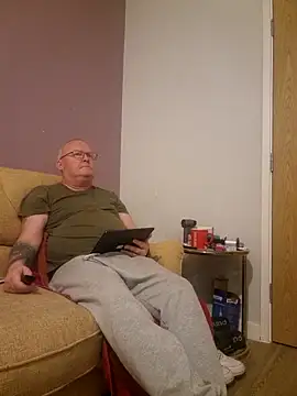 FriendlyDave online show from March 7, 11:37 pm