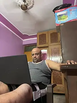 Dick 6inches online show from April 15, 1:11 pm