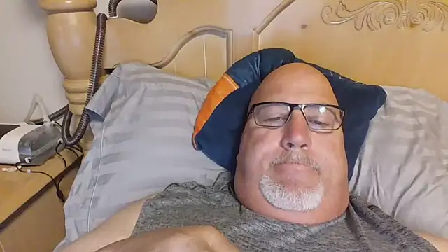 Bigbear0563 online show from May 25, 3:51 pm