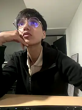 LuiSexvill online show from December 15, 5:59 am