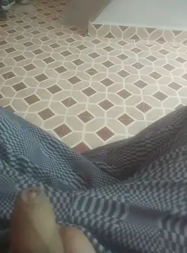 Snapshot of deshifuckers chatting on January 29, 2:40 am deshifuckers online show from January 29, 2:40 am