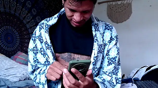 Snapshot of Tylerfordxxx chatting on October 21, 8:45 pm Tylerfordxxx online show from October 21, 8:45 pm