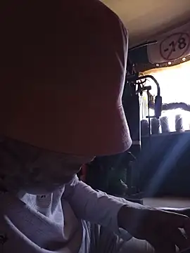 ANDRESANTOS18184 online show from May 16, 12:25 pm