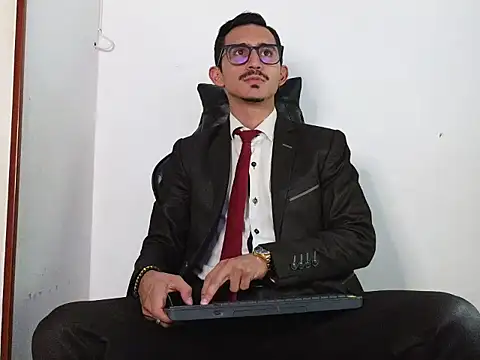 HomeAloneK online show from January 5, 7:50 pm