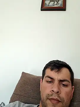 hornny1995 online show from May 10, 2:29 pm