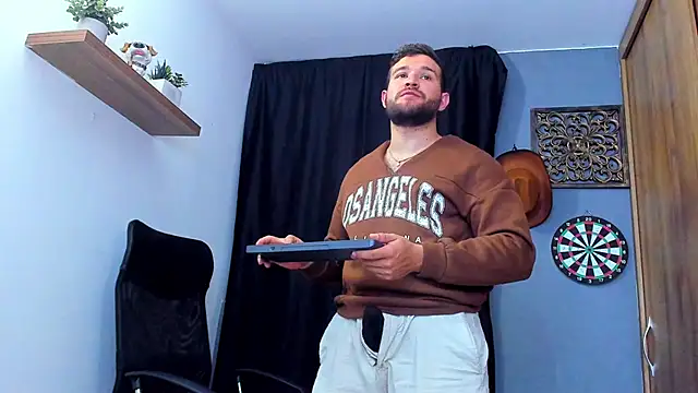 AndrewDiaz online show from March 27, 6:06 am