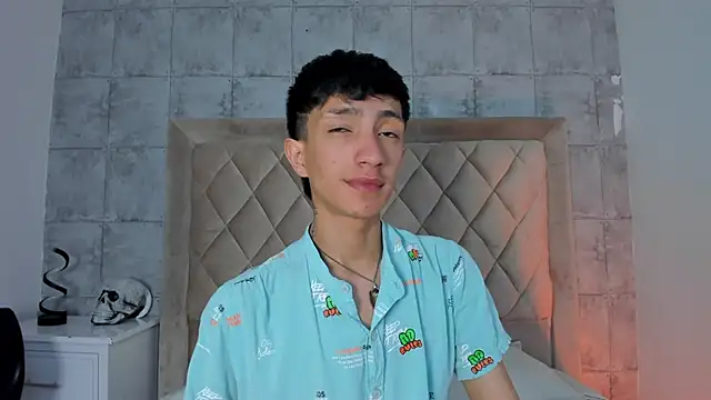 DereckCooperr online show from November 5, 11:18 pm