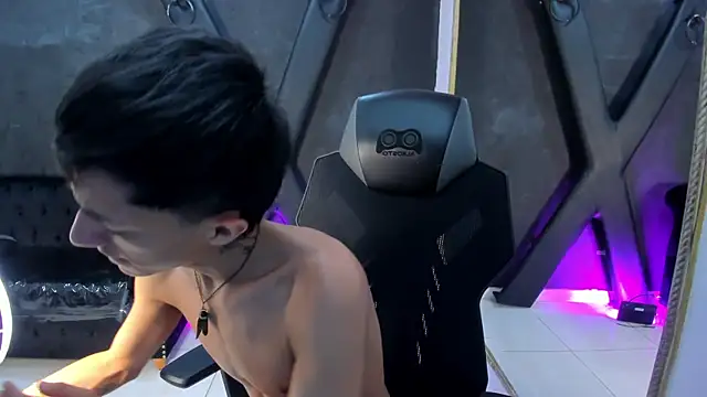 DereckCooperr online show from November 10, 10:26 pm