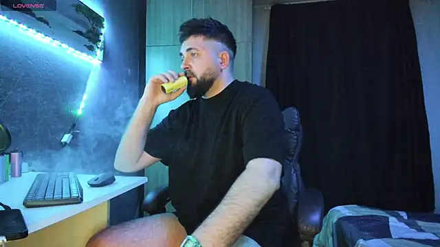 Eduu2322 online show from March 6, 10:47 pm