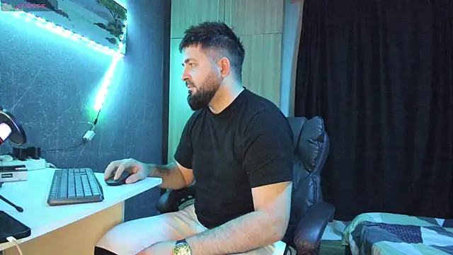 Eduu2322 online show from February 18, 10:58 pm