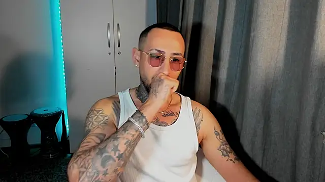 Baddfuckerr online show from February 3, 5:40 am
