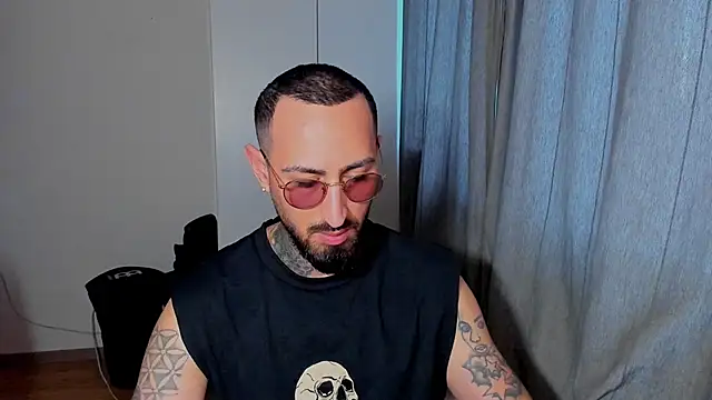 Baddfuckerr online show from January 19, 2:49 pm