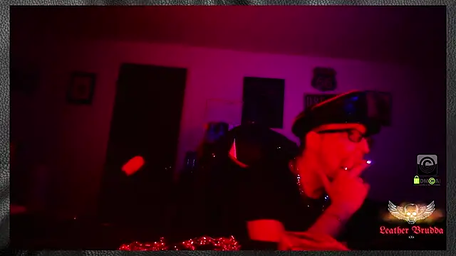 LeatherBrudda69 online show from April 23, 5:12 am