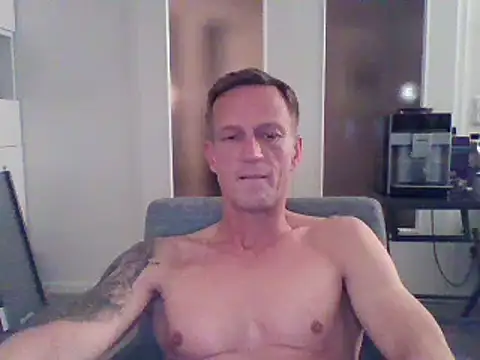 Snapshot of dirks71 chatting on February 28, 6:41 pm dirks71 online show from February 28, 6:41 pm