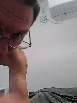 Iliketocooksquirt25 online show from December 4, 3:13 am