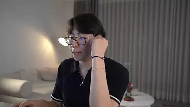 SrLuis18 online show from July 1, 1:06 am